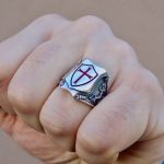 bague-croix-rouge-106