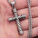 pendentif-croix-chretienne-homme-573